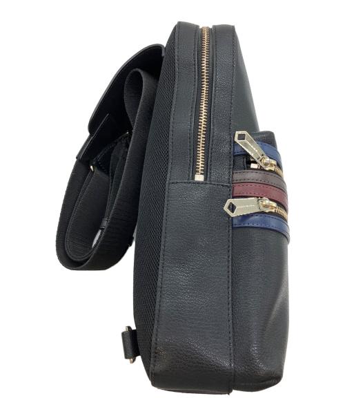 PAUL SMITH（ポールスミス）PAUL SMITH (ポールスミス) シグネチャージップストライプ ボディバッグ ブラックの古着・服飾アイテム