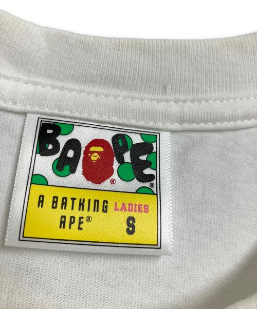 A BATHING APE（アベイシングエイプ）A BATHING APE (アベイシングエイプ) STANDING MILO PHOTO TEE 半袖カットソー ホワイト サイズ:SIZE Sの古着・服飾アイテム