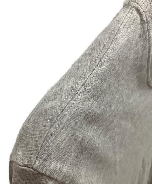 AMI Alexandre Mattiussi（アミアレクサンドルマテュッシ）AMI Alexandre Mattiussi (アミアレクサンドルマテュッシ) Ami de Coeur Tシャツ グレー×レッド サイズ:SIZE Mの古着・服飾アイテム
