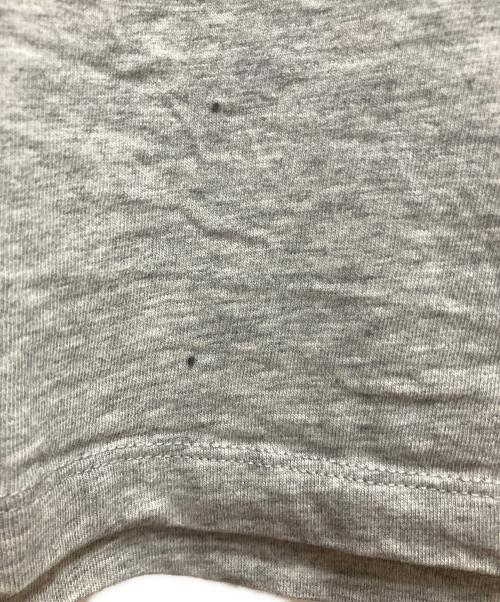 AMI Alexandre Mattiussi（アミアレクサンドルマテュッシ）AMI Alexandre Mattiussi (アミアレクサンドルマテュッシ) Ami de Coeur Tシャツ グレー×レッド サイズ:SIZE Mの古着・服飾アイテム