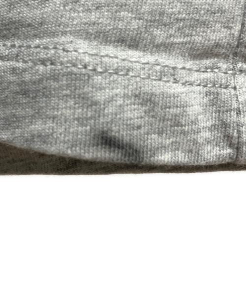 AMI Alexandre Mattiussi（アミアレクサンドルマテュッシ）AMI Alexandre Mattiussi (アミアレクサンドルマテュッシ) Ami de Coeur Tシャツ グレー×レッド サイズ:SIZE Mの古着・服飾アイテム