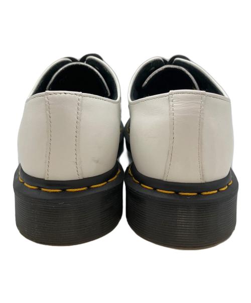 Dr.Martens（ドクターマーチン）Dr.Martens (ドクターマーチン) 3ホールレザーシューズ ホワイト サイズ:SIZE UK5 / EU38の古着・服飾アイテム