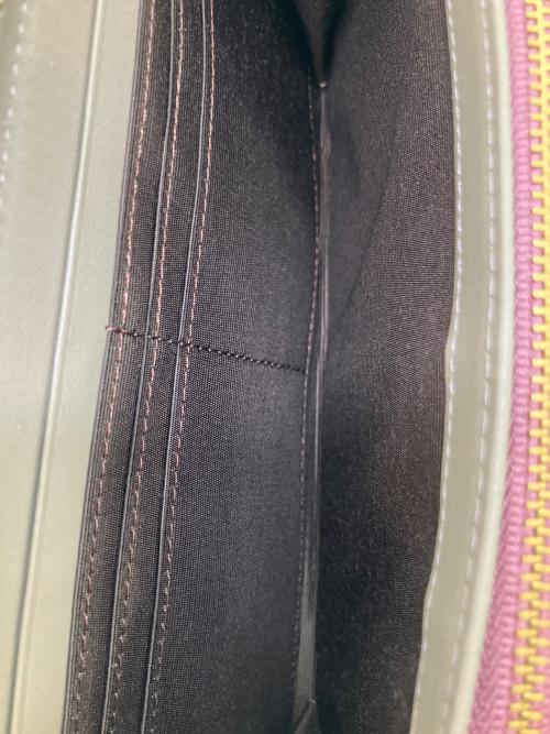 russet（ラシット）russet (ラシット) SO-309 ラウンドジップウォレット 長財布 ブラック×ピンク 未使用品の古着・服飾アイテム
