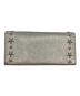 JIMMY CHOO (ジミーチュウ) スタースタッズ 長財布 シルバー：7000円