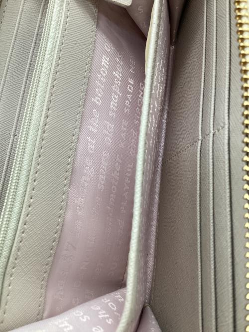 Kate Spade（ケイトスペード）Kate Spade (ケイトスペード) ラウンドファスナー財布 ベージュの古着・服飾アイテム