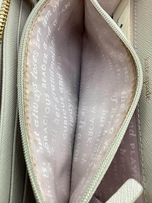 Kate Spade（ケイトスペード）Kate Spade (ケイトスペード) ラウンドファスナー財布 ベージュの古着・服飾アイテム