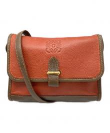 LOEWE（ロエベ）の古着「アナグラム レザーショルダーバッグ」｜レッド×ブラウン