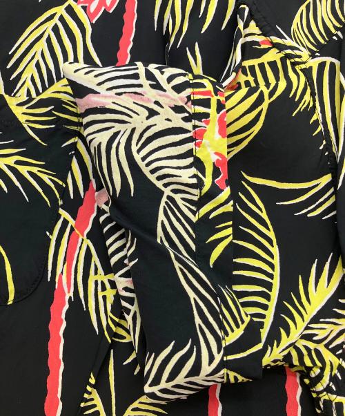 Sun Surf（サンサーフ）Sun Surf (サンサーフ) 半袖シャツ ブラック×マルチカラー サイズ:SIZE Mの古着・服飾アイテム