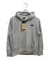 THE NORTH FACE（ザ ノース フェイス）の古着「バックスクエアロゴフーディー パーカー」｜グレー