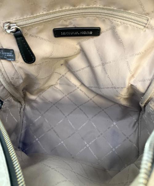 MICHAEL KORS（マイケルコース）MICHAEL KORS (マイケル・コース) リュック ホワイト×ブラックの古着・服飾アイテム
