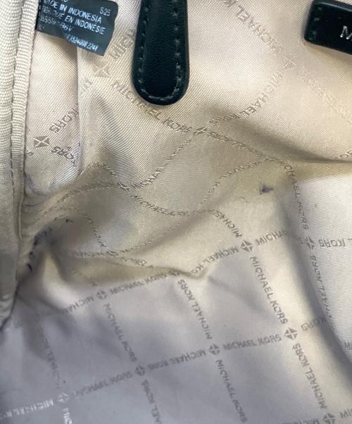 MICHAEL KORS（マイケルコース）MICHAEL KORS (マイケル・コース) リュック ホワイト×ブラックの古着・服飾アイテム