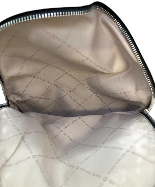 MICHAEL KORS（マイケルコース）MICHAEL KORS (マイケル・コース) リュック ホワイト×ブラックの古着・服飾アイテム