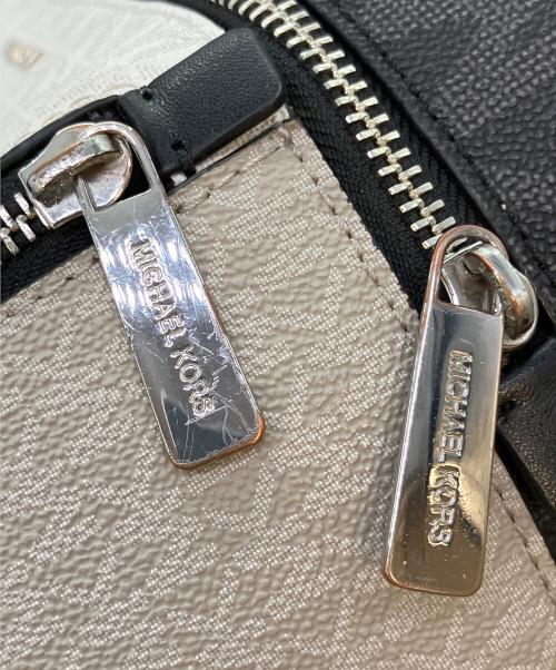 MICHAEL KORS（マイケルコース）MICHAEL KORS (マイケル・コース) リュック ホワイト×ブラックの古着・服飾アイテム