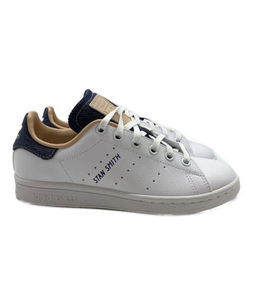 adidas（アディダス）adidas (アディダス) STANSMITH（スタンスミス） ホワイト×ネイビー×ベージュ サイズ:SIZE 22cmの古着・服飾アイテム
