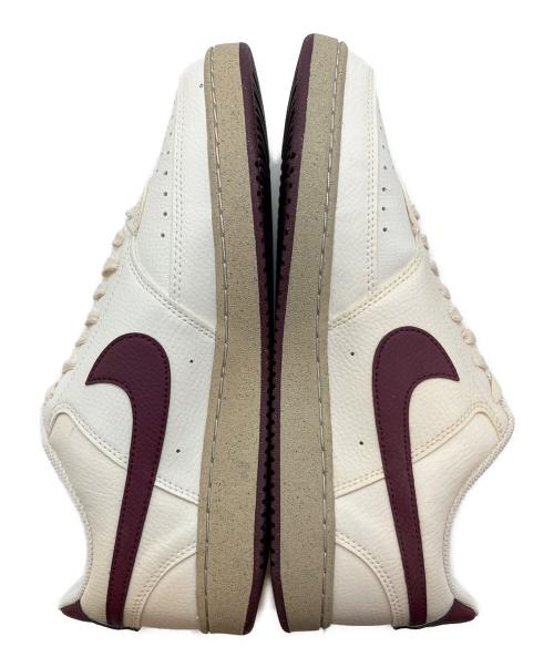 NIKE（ナイキ）NIKE (ナイキ) Court Vision Low Next Nature アイボリー×ワインレッド サイズ:SIZE 28cm 未使用品の古着・服飾アイテム