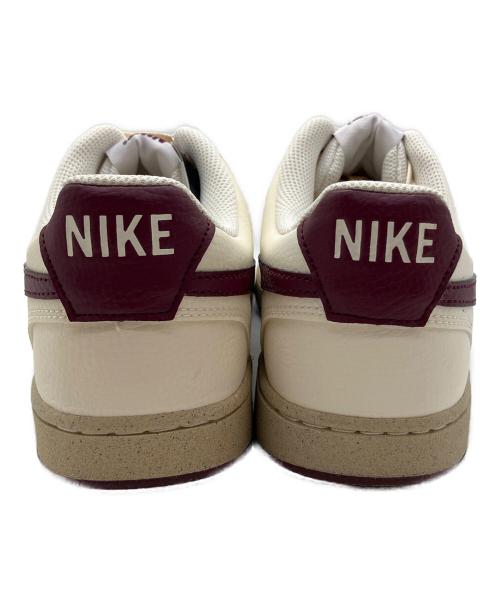 NIKE（ナイキ）NIKE (ナイキ) Court Vision Low Next Nature アイボリー×ワインレッド サイズ:SIZE 28cm 未使用品の古着・服飾アイテム