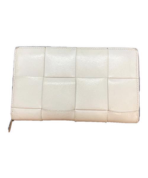 BOTTEGA VENETA（ボッテガベネタ）BOTTEGA VENETA (ボッテガベネタ) マキシイントレチャート長財布 ホワイトの古着・服飾アイテム