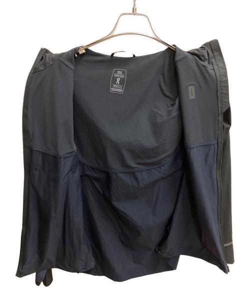 on（オン）on (オン) トレーニングウェア ナイロンジャケット ブラック×ネイビー サイズ:SIZE Mの古着・服飾アイテム