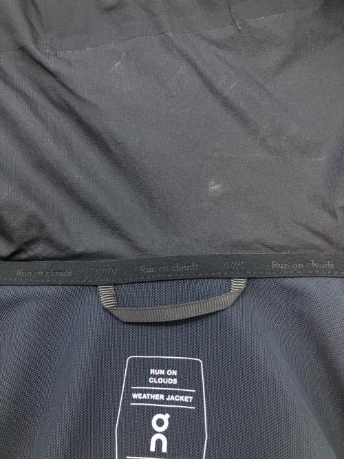 on（オン）on (オン) トレーニングウェア ナイロンジャケット ブラック×ネイビー サイズ:SIZE Mの古着・服飾アイテム