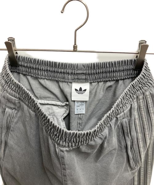 adidas Originals（アディダスオリジナル）adidas originals (アディダスオリジナル) デニムパンツ グレー サイズ:SIZE Mの古着・服飾アイテム
