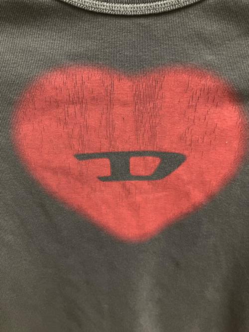 DIESEL（ディーゼル）DIESEL (ディーゼル) T-ELE クロップド半袖Tシャツ　 グレー×レッド サイズ:SIZE Mの古着・服飾アイテム
