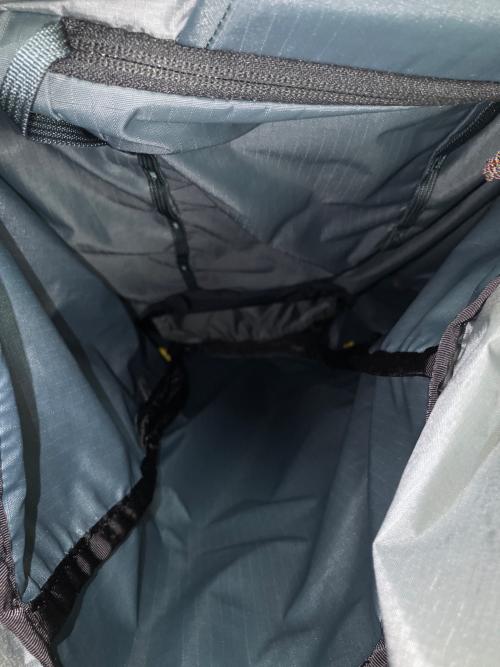 MOUNTAIN HARD WEAR（マウンテンハードウェア）MOUNTAIN HARD WEAR (マウンテンハードウェア) PCT 55 バックパック グリーンの古着・服飾アイテム