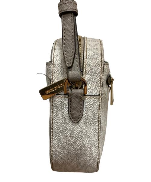 MICHAEL KORS（マイケルコース）MICHAEL KORS (マイケルコース) JET SET ITEM LG EW ZP CHAIN XBODY　ショルダーバッグ ホワイトの古着・服飾アイテム