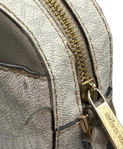 MICHAEL KORS（マイケルコース）MICHAEL KORS (マイケルコース) JET SET ITEM LG EW ZP CHAIN XBODY　ショルダーバッグ ホワイトの古着・服飾アイテム