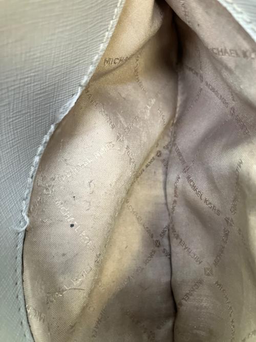 MICHAEL KORS（マイケルコース）MICHAEL KORS (マイケルコース) JET SET ITEM LG EW ZP CHAIN XBODY　ショルダーバッグ ホワイトの古着・服飾アイテム