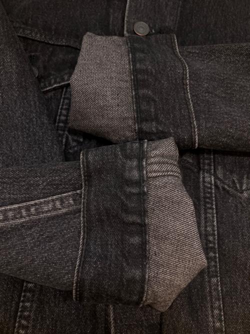 LEVI'S（リーバイス）LEVI'S (リーバイス) TYPEⅢ リラックスフィットトラッカージャケット デニムジャケット ブラック サイズ:SIZE Sの古着・服飾アイテム