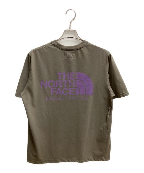 THE NORTHFACE PURPLELABEL（ザ・ノースフェイス パープルレーベル）THE NORTHFACE PURPLELABEL (ザ・ノースフェイス パープルレーベル) BEAMS (ビームス) 別注ロゴプリントTシャツ 半袖カットソー オリーブ サイズ:SIZE Mの古着・服飾アイテム