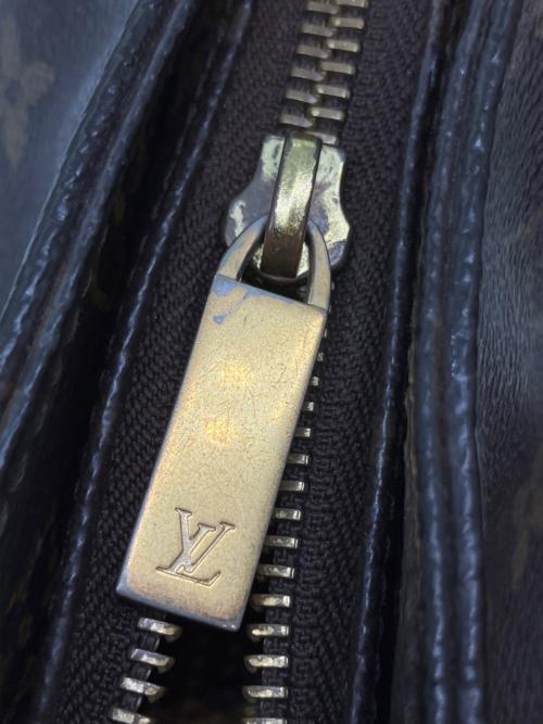 LOUIS VUITTON（ルイ ヴィトン）LOUIS VUITTON (ルイ ヴィトン) モノグラム　ルーピングGM ショルダーバッグ ブラウンの古着・服飾アイテム