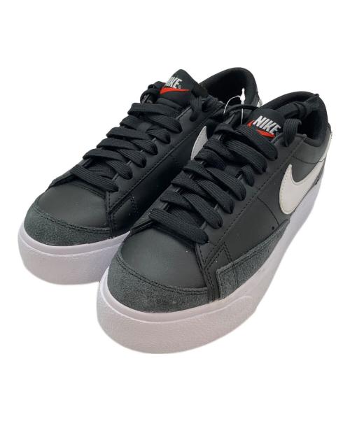 NIKE（ナイキ）NIKE (ナイキ) W Blazer Low Platform ローカットスニーカー ブラック×ホワイト サイズ:SIZE 22.5cmの古着・服飾アイテム