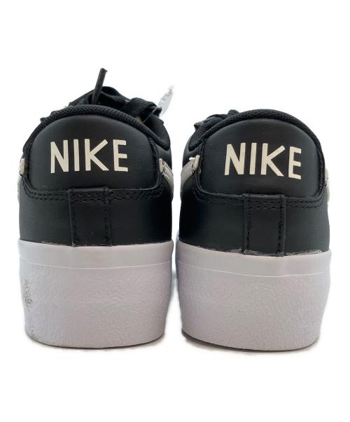 NIKE（ナイキ）NIKE (ナイキ) W Blazer Low Platform ローカットスニーカー ブラック×ホワイト サイズ:SIZE 22.5cmの古着・服飾アイテム