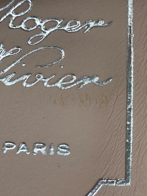 Roger Vivier（ロジェ ヴィヴィエ）Roger Vivier (ロジェ ヴィヴィエ) トレ ヴィヴィエ グルカサンダル レッド サイズ:SIZE 40の古着・服飾アイテム