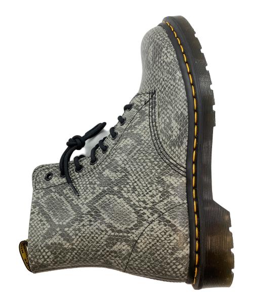 Dr.Martens（ドクターマーチン）Dr.Martens (ドクターマーチン) 8ホールブーツ グレー サイズ:SIZE EU43/UK9の古着・服飾アイテム