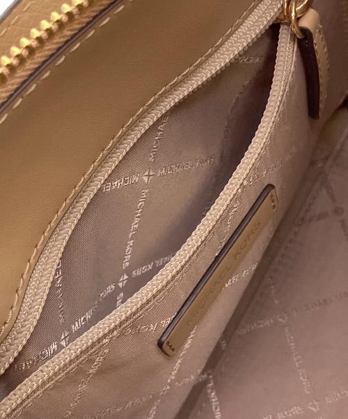 MICHAEL KORS（マイケルコース）MICHAEL KORS (マイケルコース) MKシグネチャー　2WAYバッグ アイボリー×ベージュの古着・服飾アイテム