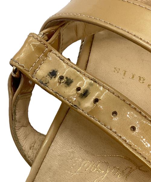 Christian Louboutin（クリスチャン・ルブタン）Christian Louboutin (クリスチャン・ルブタン) CATACLOU ウェッジソールサンダル ベージュ サイズ:SIZE 39の古着・服飾アイテム