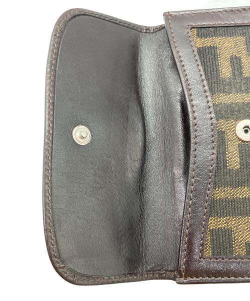 FENDI（フェンディ）FENDI (フェンディ) ズッカ 2つ折り財布 ブラウンの古着・服飾アイテム