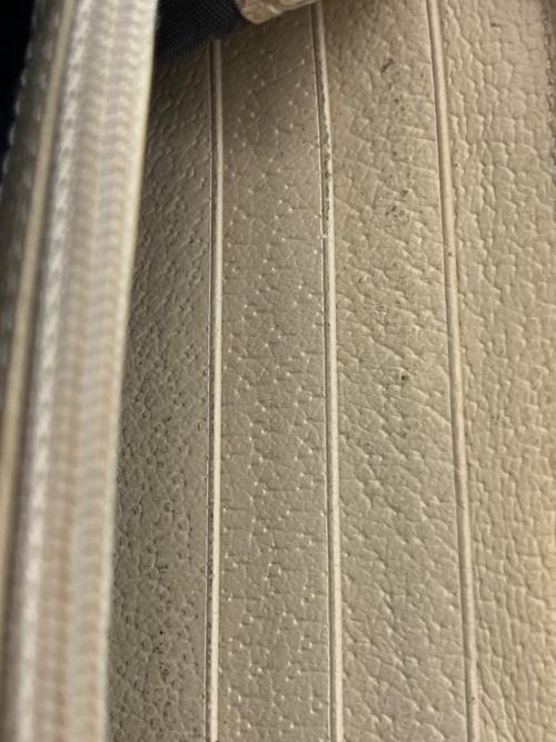 GUCCI（グッチ）GUCCI (グッチ) GG OFF THE GRID ラウンドファスナーウォレット グレー×ベージュの古着・服飾アイテム