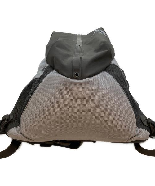 ARC'TERYX（アークテリクス）ARC'TERYX (アークテリクス) BEAMS (ビームス) ARRO16 リュック ブラック×グレー サイズ:容量16Lの古着・服飾アイテム