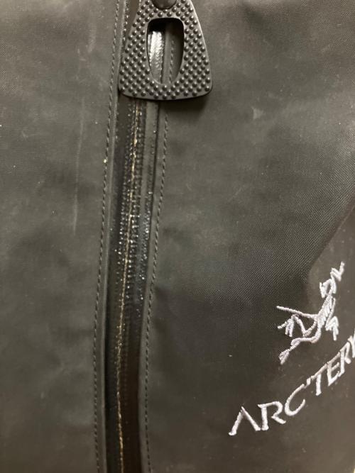 ARC'TERYX（アークテリクス）ARC'TERYX (アークテリクス) BEAMS (ビームス) ARRO16 リュック ブラック×グレー サイズ:容量16Lの古着・服飾アイテム