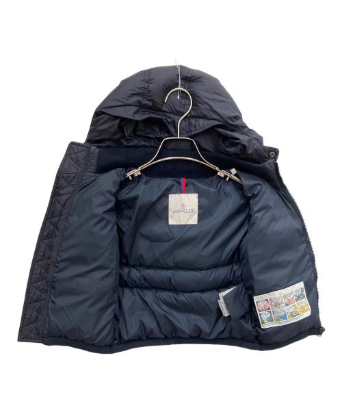 MONCLER（モンクレール）MONCLER (モンクレール) ダウンジャケット ネイビー×オリーブ サイズ:４anni/104cmの古着・服飾アイテム