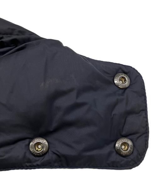 MONCLER（モンクレール）MONCLER (モンクレール) ダウンジャケット ネイビー×オリーブ サイズ:４anni/104cmの古着・服飾アイテム