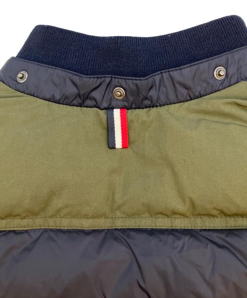 MONCLER（モンクレール）MONCLER (モンクレール) ダウンジャケット ネイビー×オリーブ サイズ:４anni/104cmの古着・服飾アイテム