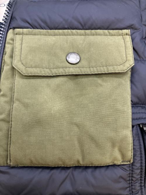 MONCLER（モンクレール）MONCLER (モンクレール) ダウンジャケット ネイビー×オリーブ サイズ:４anni/104cmの古着・服飾アイテム