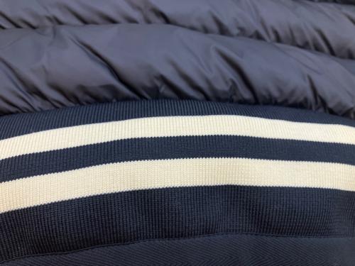 MONCLER（モンクレール）MONCLER (モンクレール) ダウンジャケット ネイビー×オリーブ サイズ:４anni/104cmの古着・服飾アイテム