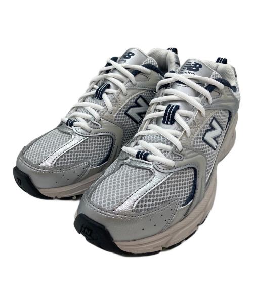 NEW BALANCE（ニューバランス）NEW BALANCE (ニューバランス) ローカットスニーカー ホワイト×シルバー サイズ:SIZE 24.5cmの古着・服飾アイテム