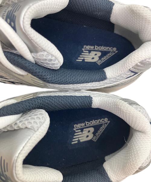 NEW BALANCE（ニューバランス）NEW BALANCE (ニューバランス) ローカットスニーカー ホワイト×シルバー サイズ:SIZE 24.5cmの古着・服飾アイテム