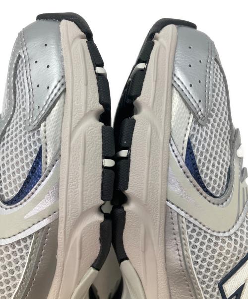 NEW BALANCE（ニューバランス）NEW BALANCE (ニューバランス) ローカットスニーカー ホワイト×シルバー サイズ:SIZE 24.5cmの古着・服飾アイテム